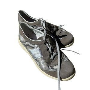 Mephisto Womens Runoff Air Jet  Light Gray Bucksoft Sand Boa/Nickle Pearl Sz 7.5